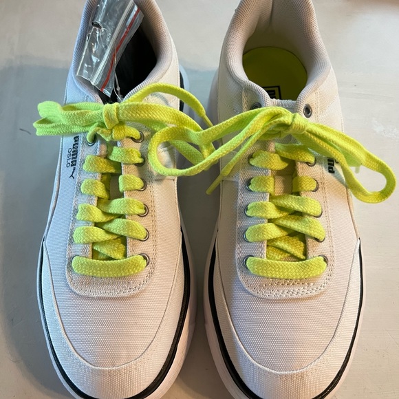Puma White with Black Accents Wedge Sneakers. . 2 sets of laces. Like new. - Picture 3 of 4